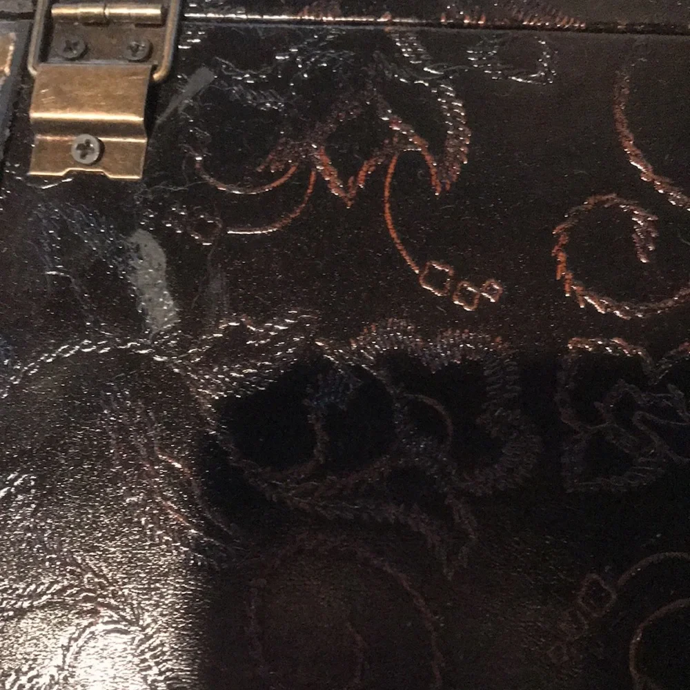 Small Chest - Picture 9 of 16
